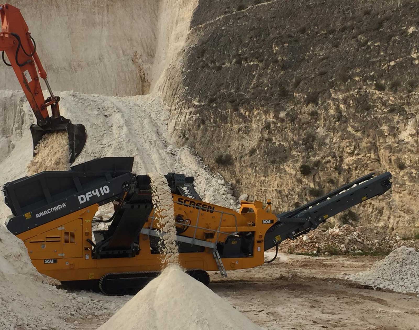 DF410-2 Anaconda DF410 Scalper Working on Limestone in Italy