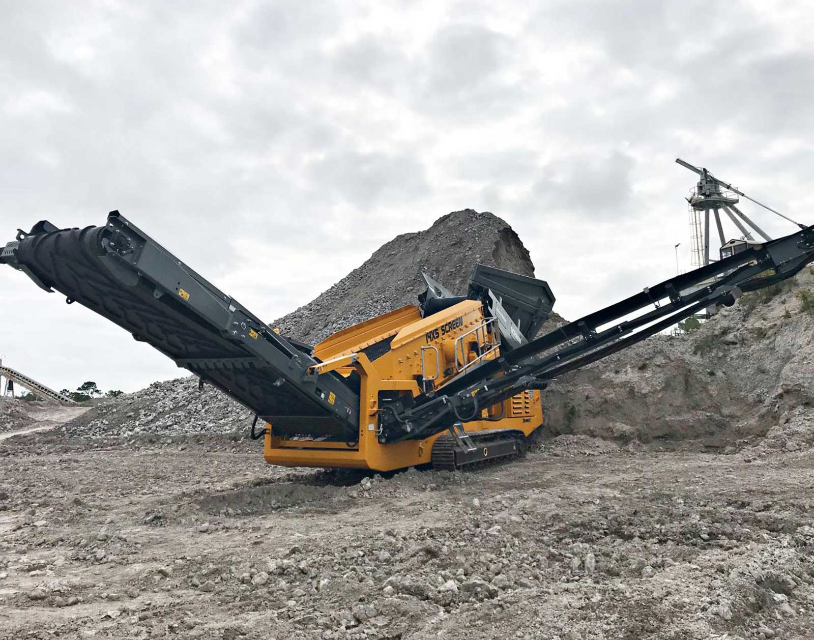 DF514-4 DF514 Scalper on a Gypsum site in Carolina