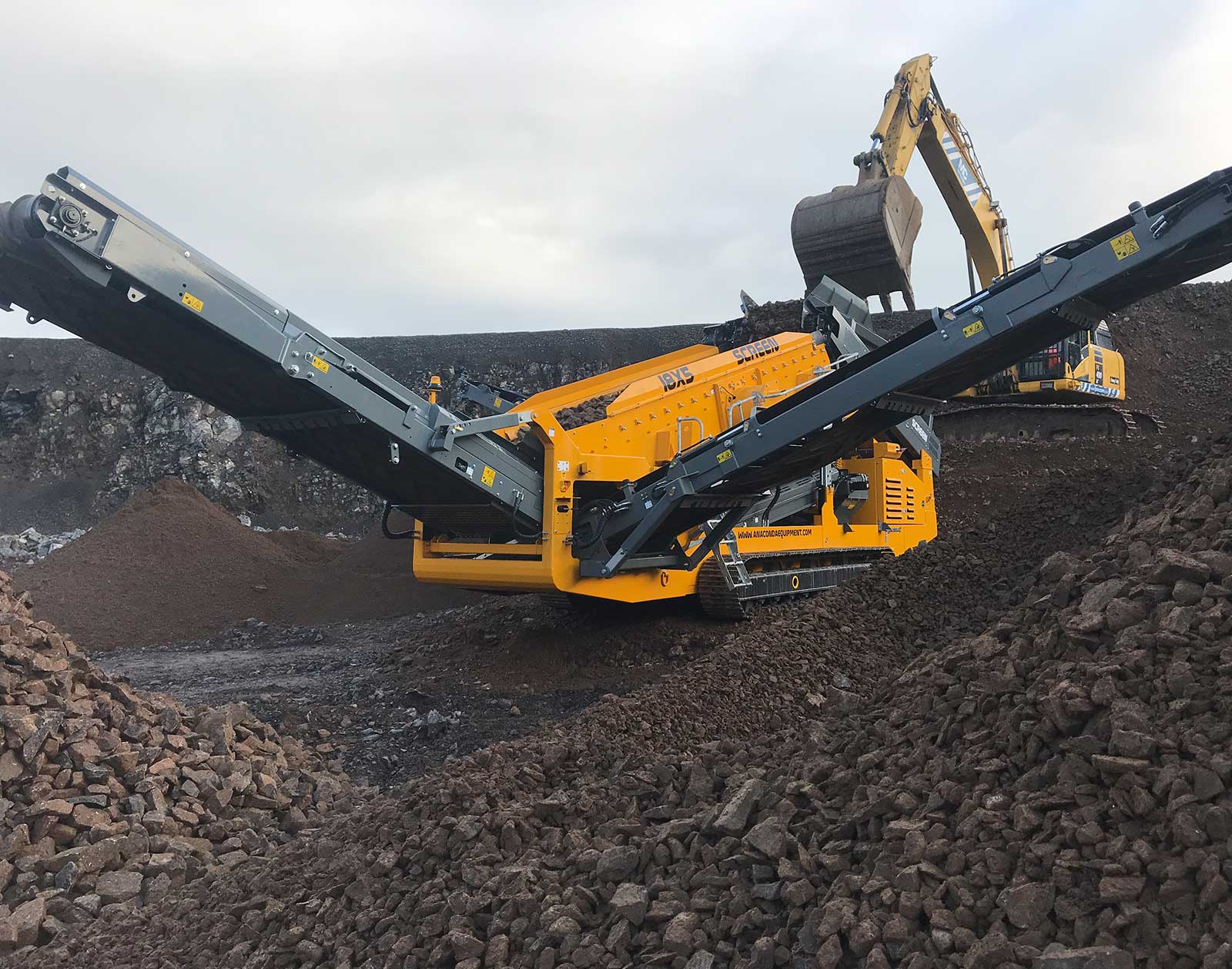 DF518-4 Anaconda DF518 Scalping Screener separating aggregates