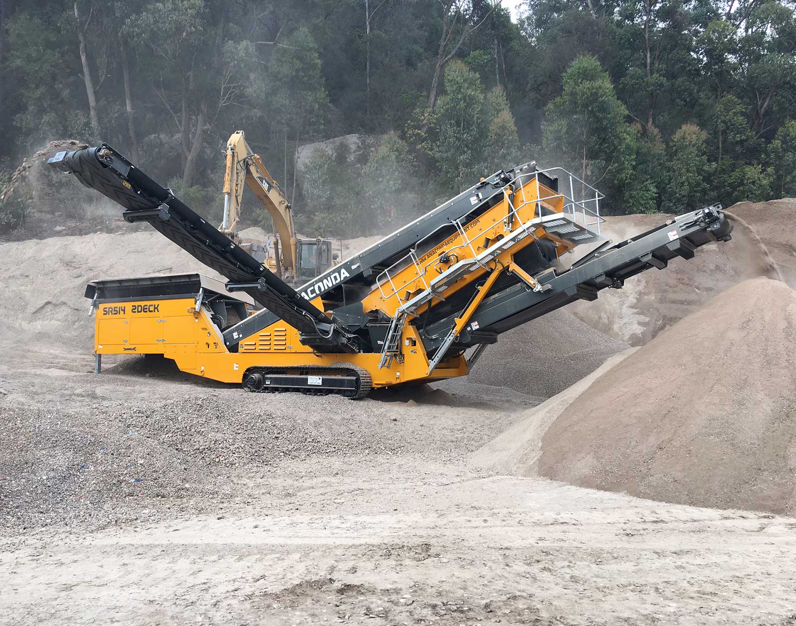 SR514-1 Anaconda SR514 2 Deck Finishing Screen working on aggregate material in Australia