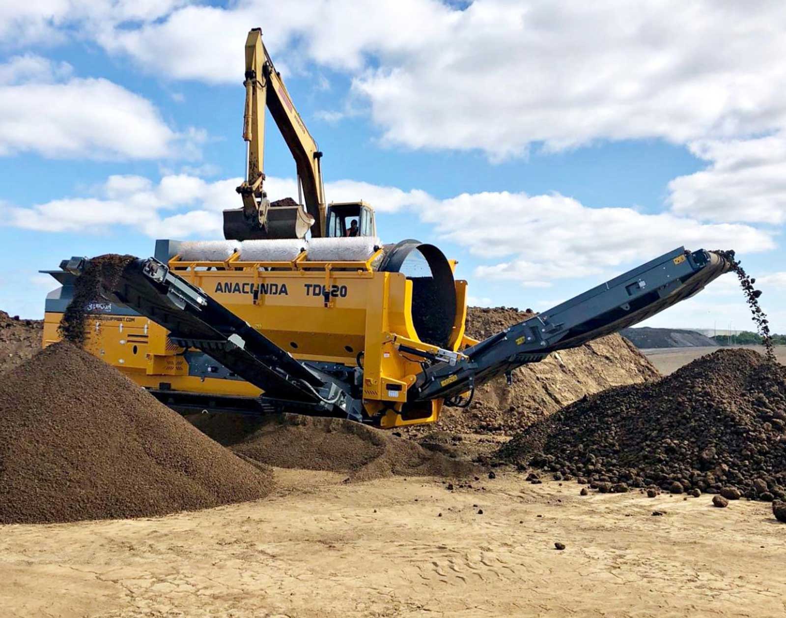 TD620-1 Anaconda TD620 Trommel Screen colouring mulch