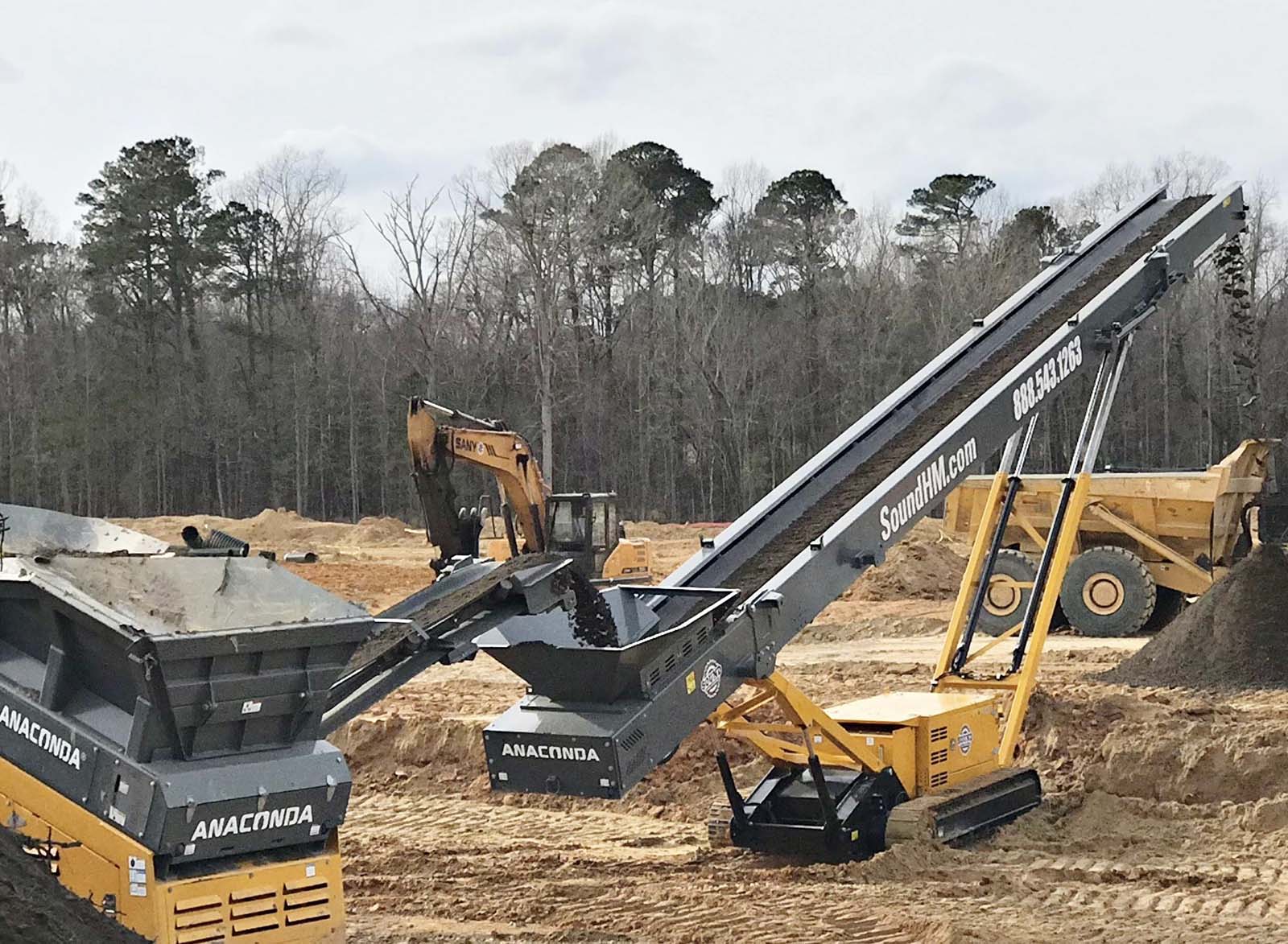 TR60 (1) Anaconda DF410 Feeding TR60 with Soil